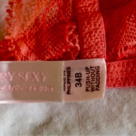 Victoria's Secret Bright Coral Lace No Pad Push-up Bra 🤩 - Picture 2 of 4